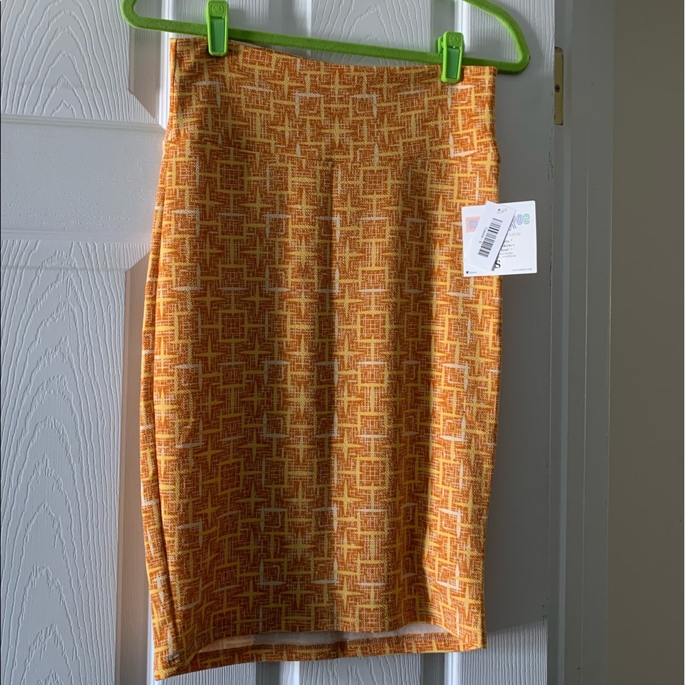 NWT S LuLaRoe Orange & Yellow Pattern Cassie Skirt